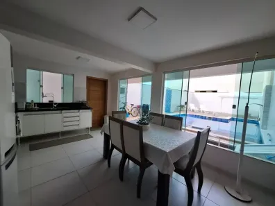 Casa com 7 Quartos à venda, 245m² no Itaipu, Niterói