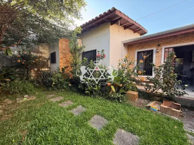 Sobrado com 5 Quartos à venda, 262m² no Vila Atlântica, Caraguatatuba