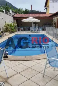 Casa de Condomínio com 4 Quartos à venda, 253m² no Vila Valqueire, Rio de Janeiro