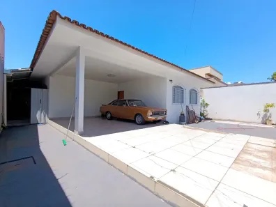 Casa com 3 Quartos à venda, 260m² no Jardim Atlântico, Goiânia