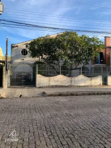 Sobrado com 4 Quartos à venda, 300m² no Centro, Pelotas