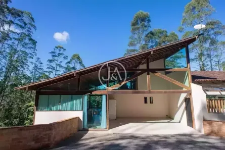 Casa com 4 Quartos à venda, 340m² no Quarteirão Ingelheim, Petrópolis