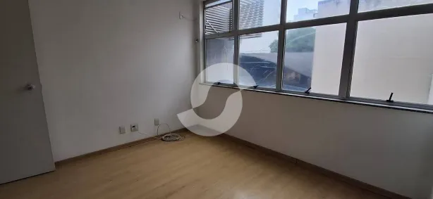 Sala Comercial à venda, 67m² no Ingá, Niterói