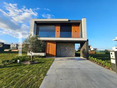 Sobrado com 4 Quartos à venda, 226m² no , Xangri-Lá