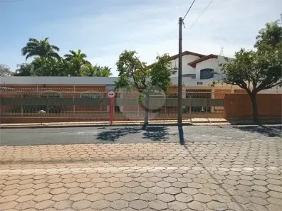 Casa com 3 Quartos à venda, 235m² no Vila José Bonifácio, Araraquara