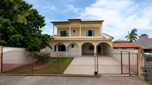 Casa com 4 Quartos para alugar, 220m² no Jardim Eldorado, Palhoça
