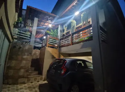 Casa com 2 Quartos para alugar, 70m² no Canadá, Contagem