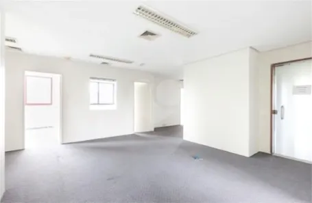 Sala Comercial para alugar, 65m² no Vila Tramontano, São Paulo