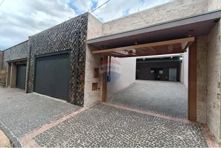 Casa com 3 Quartos para alugar, 140m² no Lagoa Azul, Ituiutaba
