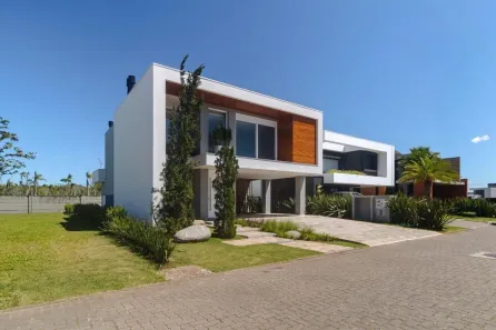 Casa de Condomínio com 4 Quartos à venda, 320m² no Centro Histórico, Torres