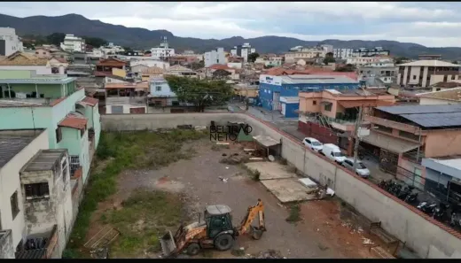 Lote/Terreno à venda, 1220m² no Milionários (Barreiro), Belo Horizonte