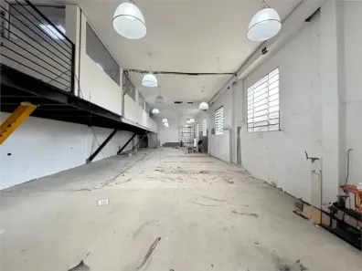 Galpão/Depósito/Armazém com 3 Quartos para alugar, 300m² no Vila Romana, São Paulo
