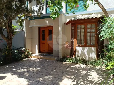 Casa com 3 Quartos para alugar, 240m² no Pinheiros, São Paulo