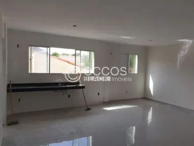 Apartamento com 3 Quartos à venda, 76m² no Dona Zulmira, Uberlândia