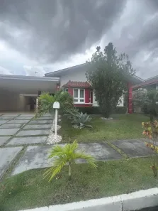 Casa de Condomínio com 4 Quartos para alugar, 160m² no Flores, Manaus