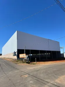 Galpão/Depósito/Armazém com 1 Quarto para alugar, 2300m² no Recreio dos Bandeirantes, Uberaba