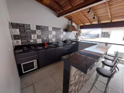 Sobrado com 4 Quartos à venda, 342m² no Parque São Vicente, Mauá