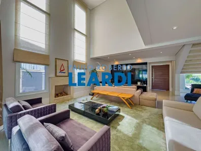 Casa de Condomínio com 3 Quartos à venda, 370m² no Alphaville, Santana de Parnaíba