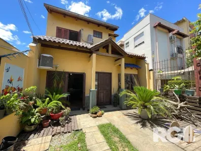 Casa com 4 Quartos à venda, 336m² no Santo Antônio, Porto Alegre