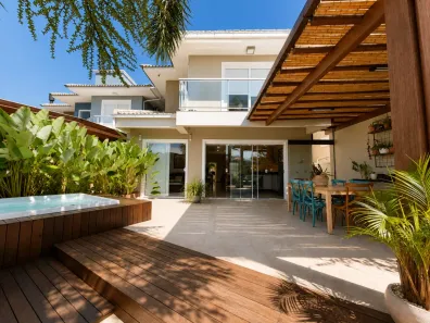 Casa com 3 Quartos à venda, 145m² no Campeche, Florianópolis