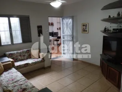 Casa com 3 Quartos para alugar, 165m² no Centro, Uberlândia