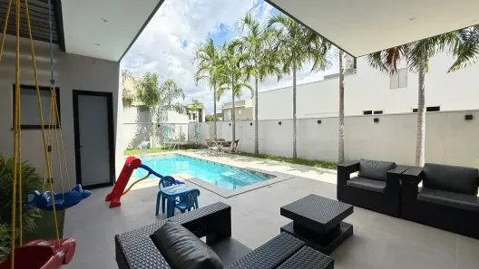 Casa de Condomínio com 3 Quartos à venda, 240m² no Loteamento Caribe, Palmas