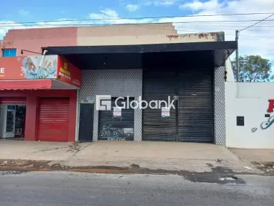 Ponto Comercial para alugar, 309m² no Planalto, Montes Claros