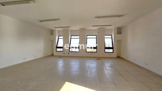 Sala Comercial para venda ou aluguel, 65m² no Jardim Santo Antônio, Santo André