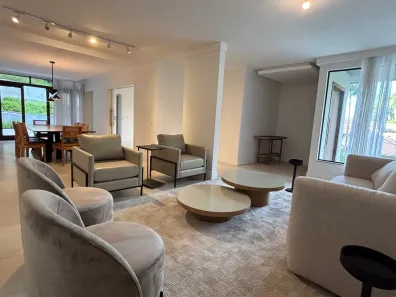 Casa com 3 Quartos à venda, 300m² no América, Joinville