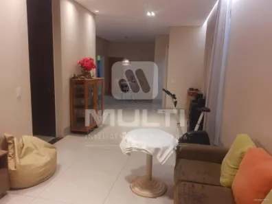 Casa com 4 Quartos à venda, 242m² no Segismundo Pereira, Uberlândia