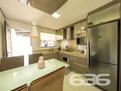 Sobrado com 2 Quartos à venda, 72m² no Nova Brasília, Joinville
