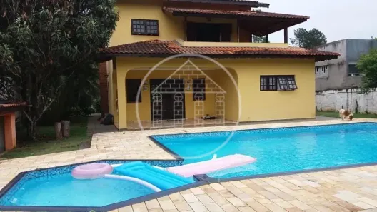 Sobrado com 4 Quartos à venda, 350m² no Centro, Embu-Guaçu