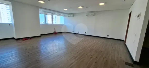 Sala Comercial à venda, 75m² no Jardim Caboré, São Paulo