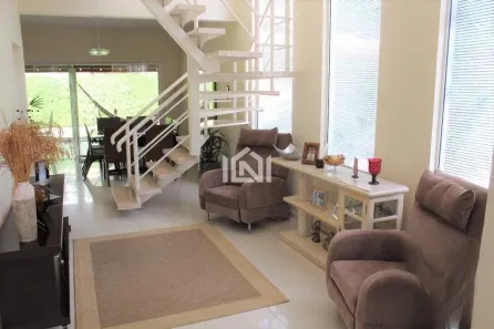 Casa de Condomínio com 3 Quartos à venda, 231m² no Chácara de La Rocca, Carapicuíba