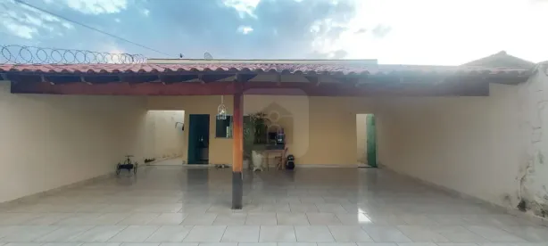 Casa com 3 Quartos à venda, 300m² no Jardim Holanda, Uberlândia