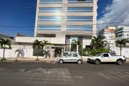 Apartamento com 4 Quartos para alugar, 216m² no Martins, Uberlândia