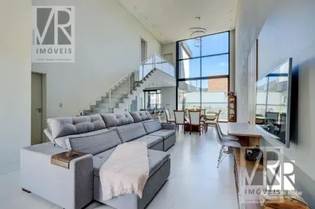 Sobrado com 3 Quartos à venda, 399m² no Santa Regina, Camboriú
