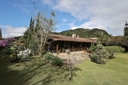 Casa de Condomínio com 5 Quartos à venda, 800m² no Carlos Guinle, Teresópolis