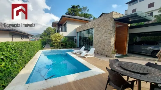 Casa de Condomínio com 3 Quartos à venda, 350m² no Valparaíso, Petrópolis