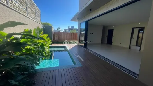Casa com 4 Quartos à venda, 264m² no Campeche, Florianópolis