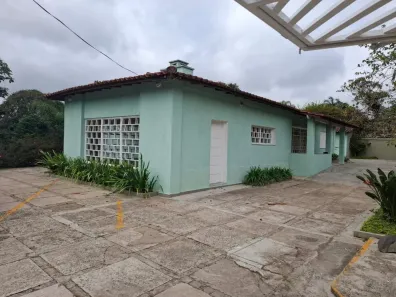 Casa com 3 Quartos para alugar, 200m² no Vila Santo Antônio, Cotia