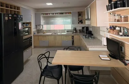 Casa com 4 Quartos à venda, 218m² no Santa Mônica, Uberlândia