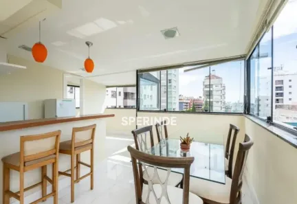 Apartamento com 2 Quartos para alugar, 110m² no Mont Serrat, Porto Alegre