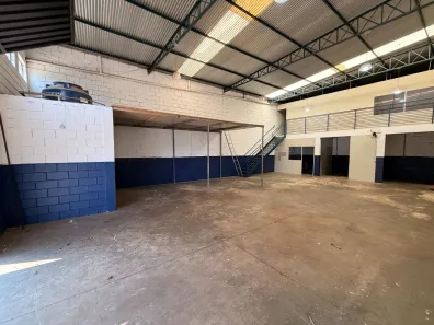 Galpão/Depósito/Armazém para alugar, 200m² no Parque do Estado II, Mogi Mirim