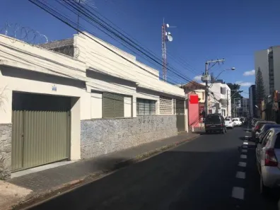 Casa com 5 Quartos à venda, 200m² no Fundinho, Uberlândia
