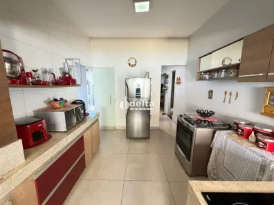 Casa com 3 Quartos à venda, 138m² no Jardim Europa, Uberlândia