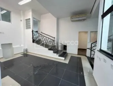 Imóvel Comercial com 4 Quartos para venda ou aluguel, 306m² no Cambuí, Campinas