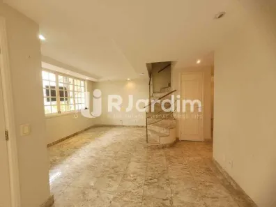 Casa de Condomínio com 3 Quartos à venda, 125m² no Tijuca, Rio de Janeiro