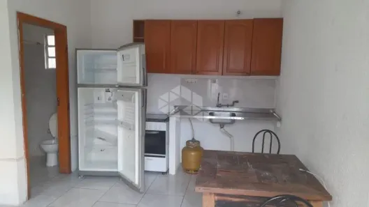Casa com 1 Quarto para alugar, 27m² no Santo Antônio, Porto Alegre
