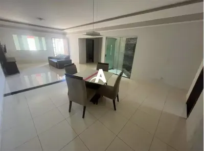 Casa com 3 Quartos à venda, 192m² no Segismundo Pereira, Uberlândia